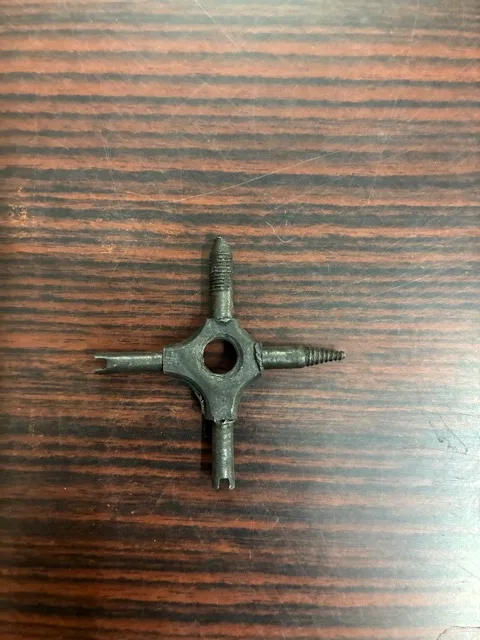 Four Way Die