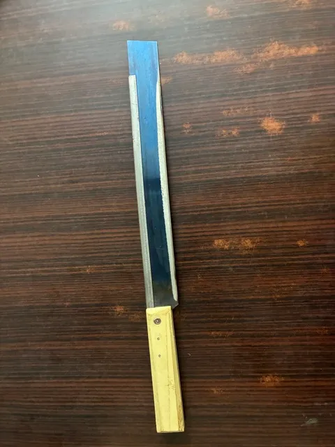 Knife A